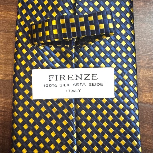 FIRENZE Classic Navy and Gold Men's Geometric Checkered Silk Tie - Picture 2 of 10